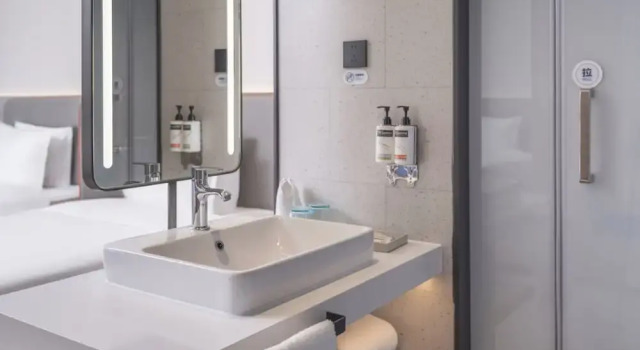 Четырёхместный номер Standard Holiday Inn Express Aksu by IHG