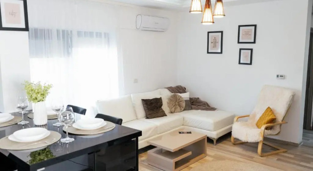 Luxury Apartment with Private Parking, Prenota Appartamento Giroc Timiş