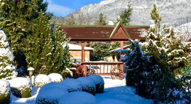 Penzion Švárny, Rezervovat Lázně / Resort Hotely v Žilinský kraj s parkováním, Parkování