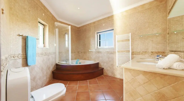 Вилла с 6 комнатами с балконом и с видом на море Villa Santa Rosa - Conforto e lazer com piscina e zona de jogos em Armação de Pêra