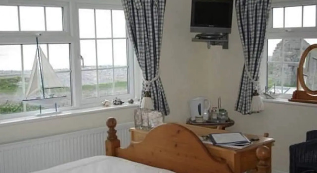 1-bed Cottage on Coastal Pathway in South Wales, Book Feriehus Villaer i Cardiff, Villa