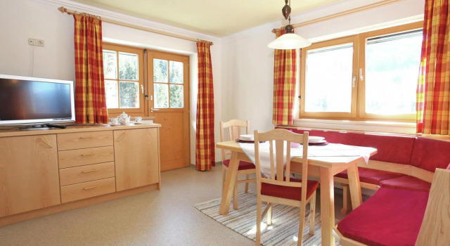 Large Apartment in Maria Alm with Terrace, Забронировать Апартаменты/квартира Мария-Альм High King Mountain, рядом с Горнолыжный подъемник Шварцеккальм