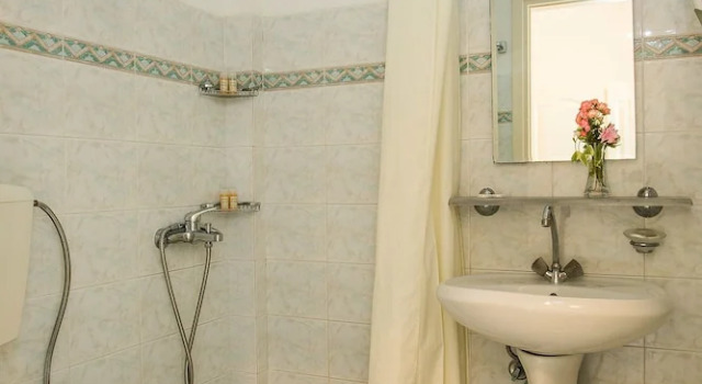 Трёхместный номер Standard с видом на сад Отель Paradise Inn