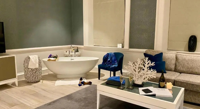 Полулюкс Barnett Hill - Luxury Hotel