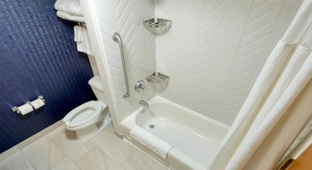 Четырёхместный люкс Executive Fairfield Inn & Suites Woodbridge