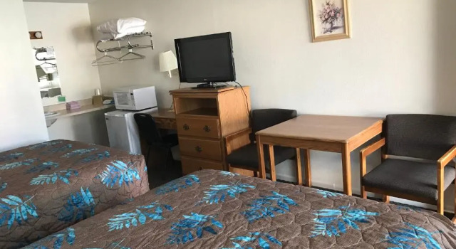 Четырёхместный номер Standard Lazy U Motel
