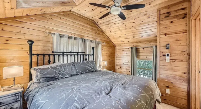 Imperial View 3 Bedroom Home by RedAwning, Rezerwuj Dom wakacyjny Hotele w Vail Ski z parkingiem, Parking