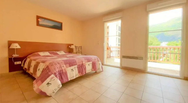 Appartement Saint-Lary-Soulan, 4 pièces, 9 personnes - FR-1-457-186, Забронировать Апартаменты/квартира Отели в центре Сен-Лари-Сулан, в центре, Парковка