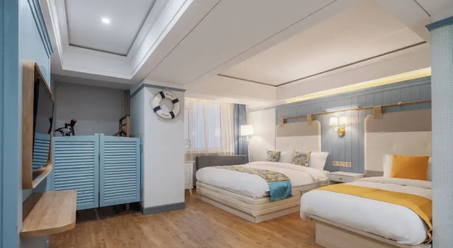 Трёхместный семейный номер Standard с видом на город Dalian Shanshui S Hotel