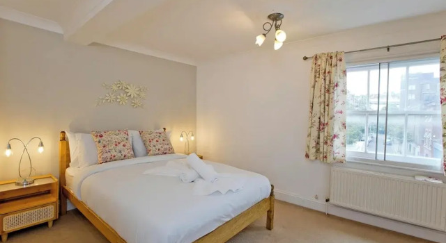 Imperial Horseferry Road Apartment