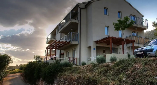 Jela - Terrace and sea View - A1, Prenota Hotel Zavala 