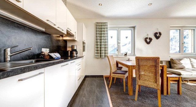 Hölderle Appartements Bertsch, Book Apartment Hotels in Vorarlberg with Parking, Parking