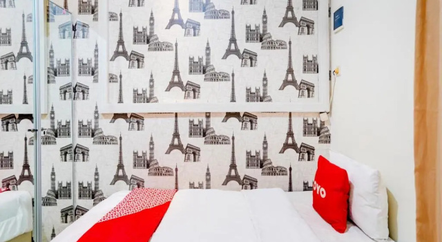 Номер Standard OYO Life 90606 Glass House Citraland Syariah