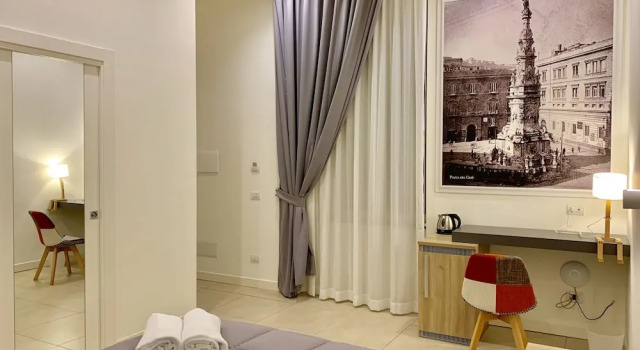 Номер Comfort с балконом Napoli Squares Suites