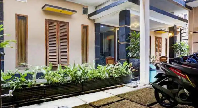 Spot on 90146 Sugianto Guesthouse Syariah