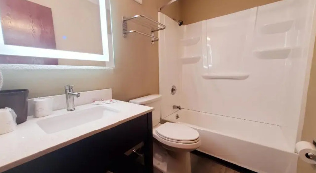 Номер Standard Super 8 by Wyndham Amsterdam