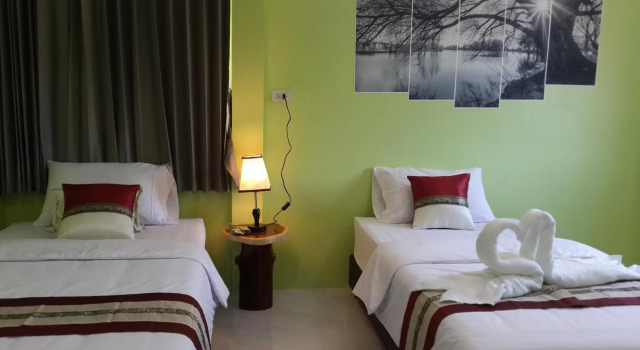 Khum Thong Resort, Забронировать Курортный отель Отели Южного Таиланда с парковкой, Парковка