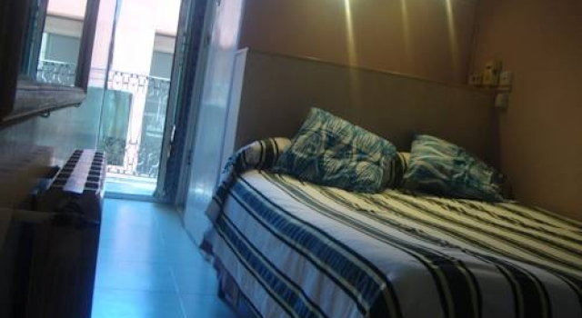 Hostel Turisol, Забронировать Хостел Старый город Барселона, рядом с Приход Св. Августина