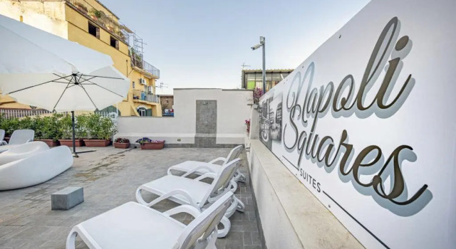 Номер Standard Napoli Squares Suites