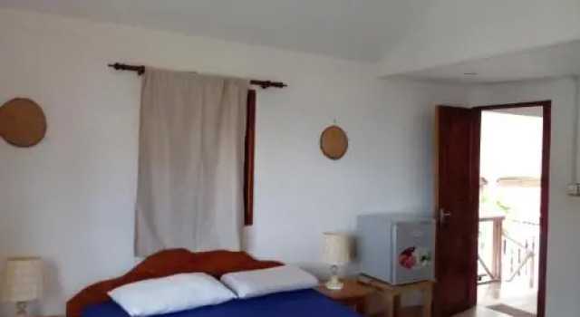 Rosemarys Guesthouse, Prenota Hotel Praslin Seychelles, vicino a Anse Volbert Beach