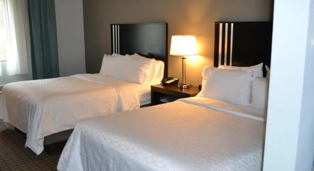 Четырёхместный номер Standard Holiday Inn Express Selinsgrove by IHG