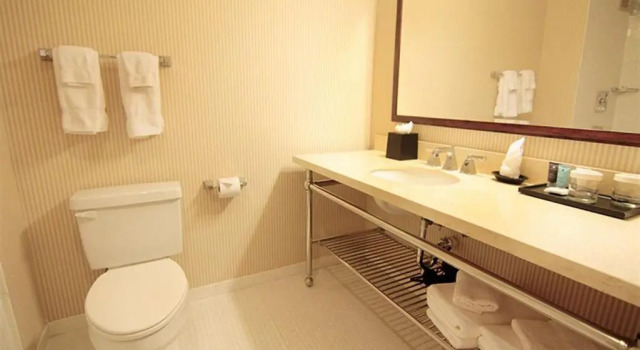 Run of House Fort Pontchartrain Detroit, a Wyndham Hotel
