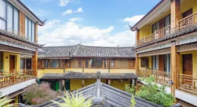 Yulong Snow Hall Inn (Baisha Ancient Town Store), Prenota Hotel Baisha Yunnan