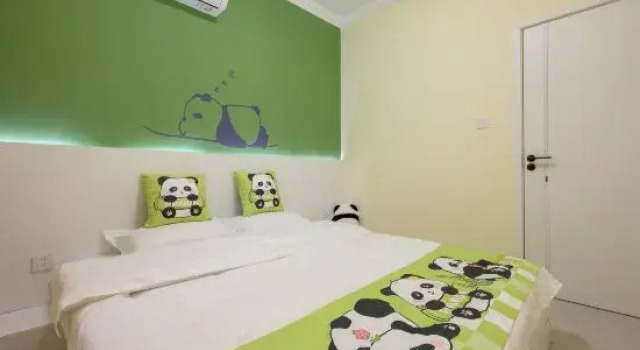 Люкс Panda Youkong Designer Suite Homestay (Chengdu Panda Base)