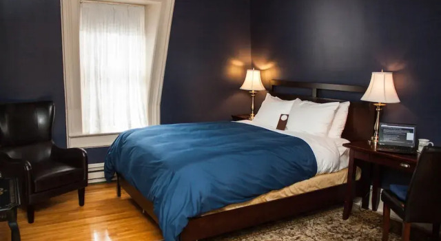 Business Zimmer Hamilton House