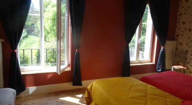 Gîte "La Maison", Забронировать Отель Ревен 