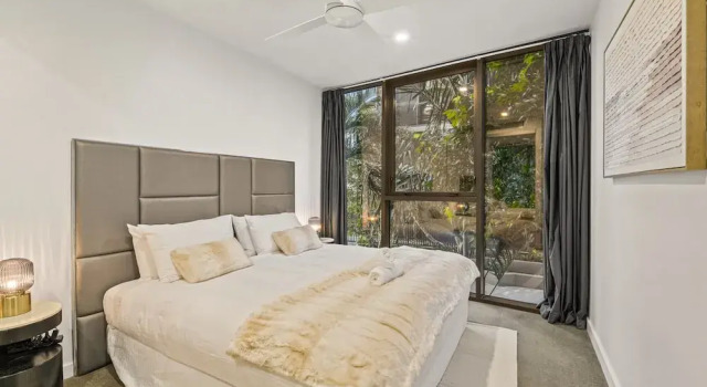 Modern South Bank Apt Walk to Dining, Забронировать Апартаменты/квартира Апартаменты Брисбна, рядом с State Library Of Queensland, Апартаменты/квартира