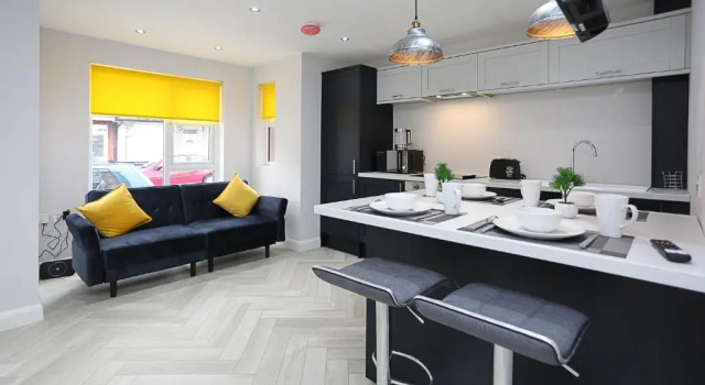 No 1 Luxury Service Accommodation