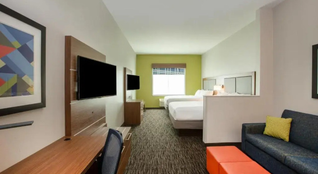 Двухместный люкс Holiday Inn Express Hotel & Suites Columbus by IHG