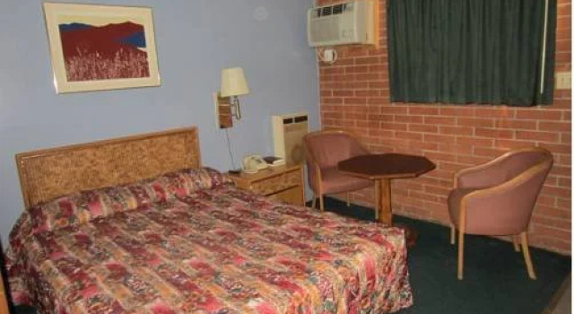 Town House Motel, Rezerwuj Motel Hotele w Arkansas City z parkingiem, Parking