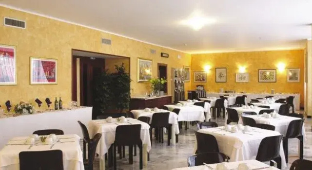 Elitis, Buchen Sie Hotel Legnano Lombardei
