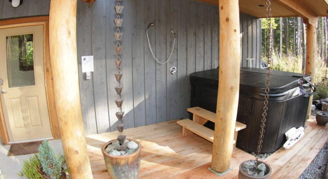 Black Bear Guesthouse, Book Hotel Tofino Pacific Rim Vancouver Island