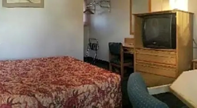 Oregon Trail Motel & Restaurant, Rezerwuj Motel Hotele w Baker City z parkingiem, Parking