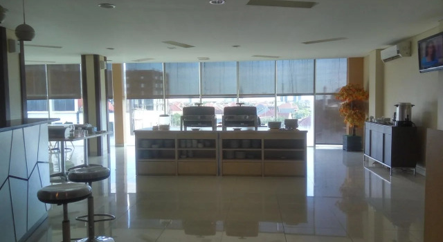 Max Hotel