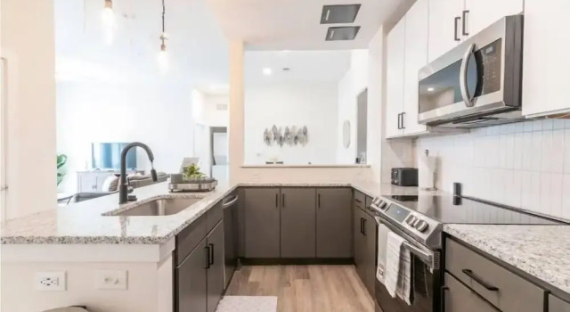 Cozy Apartment with WiFi 206, Забронировать Апартаменты/квартира Шарлотте Северная Каролина, рядом с Залы славы Национальной Ассоциации гонок серийных автомобилей