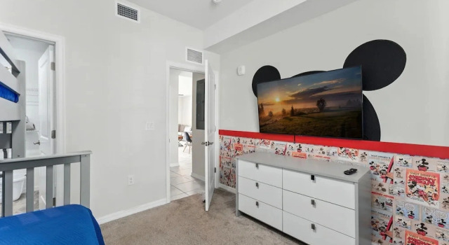Коттедж Elegant 2BR in Storey Lake Top Location