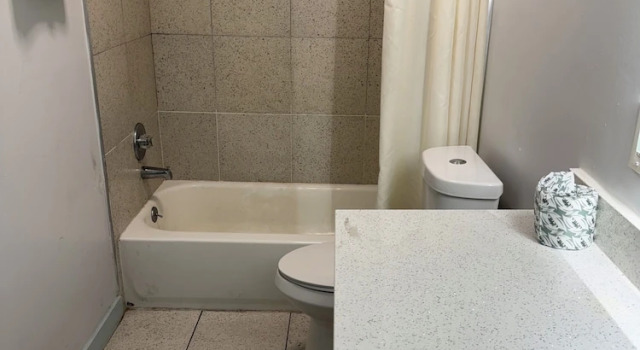 Deluxe Vierer Studio mit Balkon Ocean View Inn