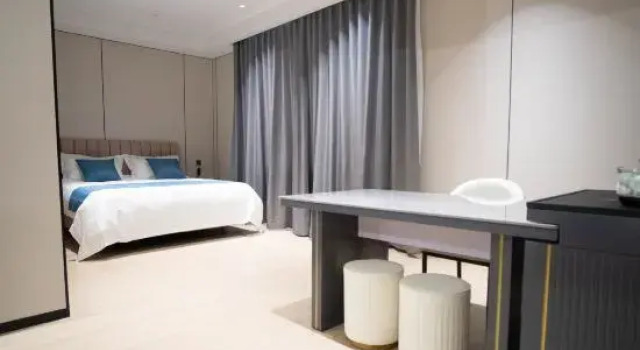 Люкс Business Elong R.YUN Hotel (Alar Shanghai Style Street Municipal Government)