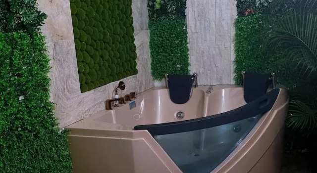 Четырёхместный семейный люкс с балконом Luxury Puerto Caribe Boutique Hotel