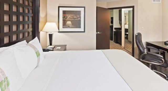 Двухместный номер Standard Holiday Inn Hotel & Suites Tulsa South by IHG