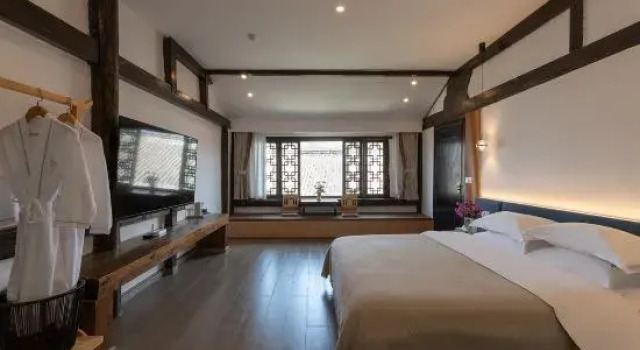 Люкс Deluxe Shanheyu · Lijiang Ancient City Scenic Resort Courtyard (Lijiang Ancient City Nanmen Gate)