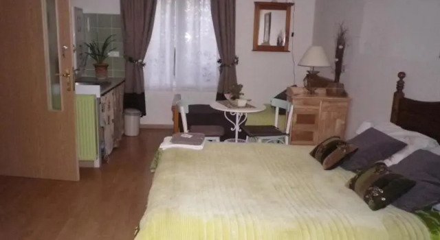 Les Chambres de la Fontaine, Забронировать Отель Шовиньи Вьен