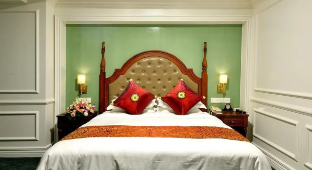 Люкс Deluxe Chengdu Tai Yi Hotel