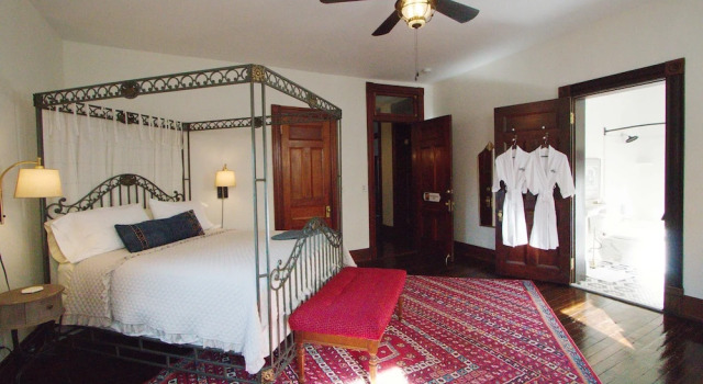 Люкс Louisville Bourbon Inn
