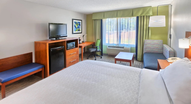 Номер Standard Holiday Inn Express Hotel & Suites Wake Forest - Raleigh North by IHG