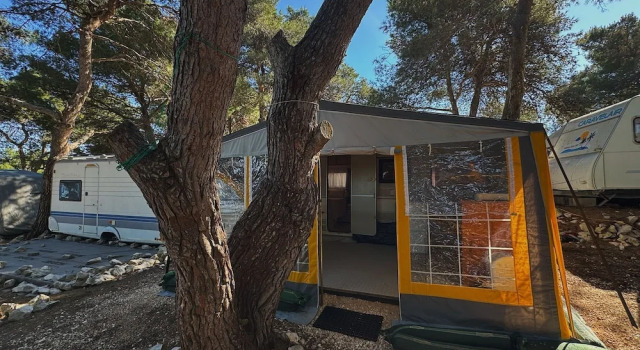 Кровать в общем номере Room-caravan Near the sea 2